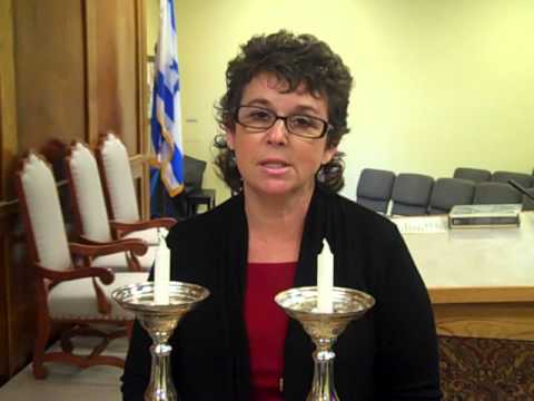 How to Light Shabbat Candles: Reform Tradition & Customs