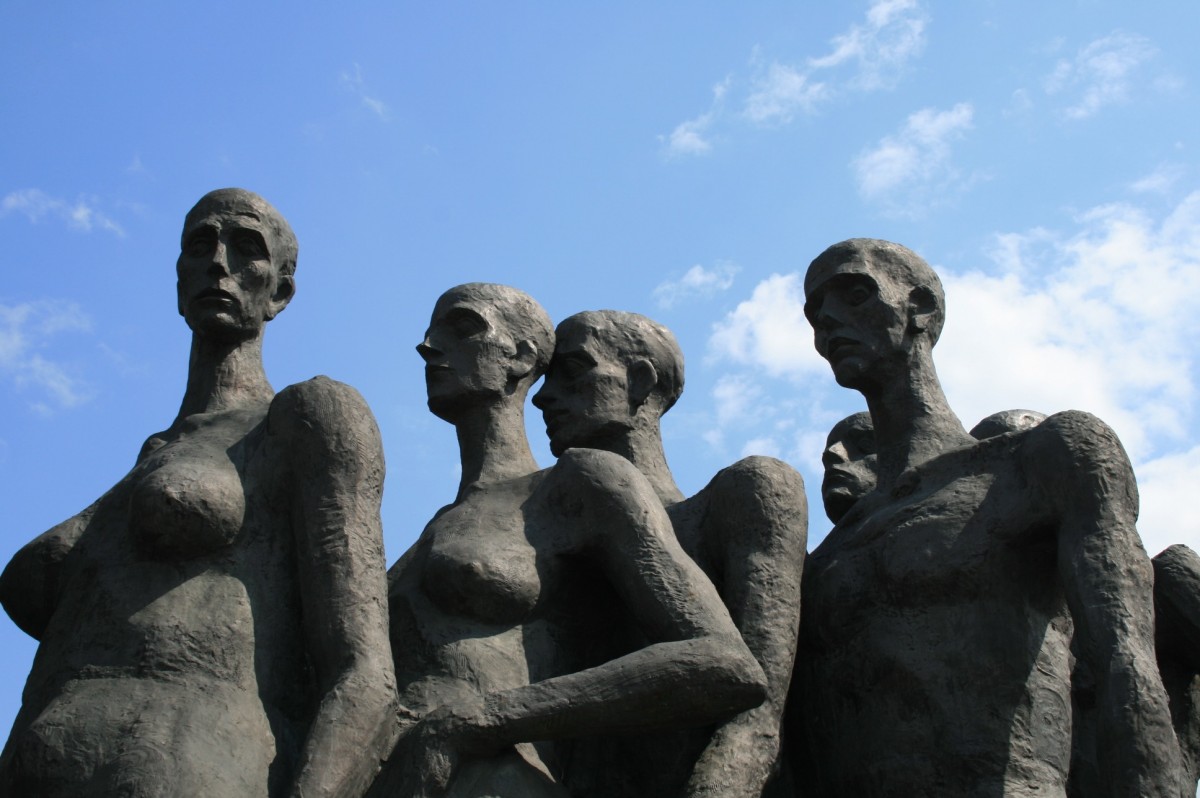 ניצול מיני של נשים בשואה